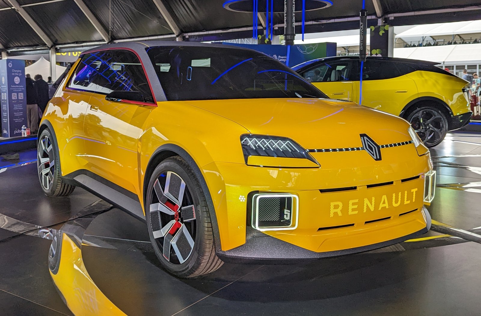 Renault Douai recrute 350 intérimaires pour produire la R5 électrique